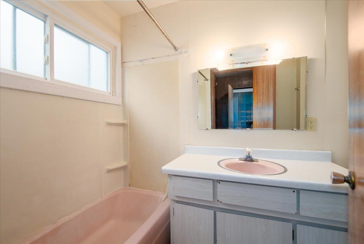 500 Scott Avenue Oshkosh, WI 54901 - Photo 10 of 27