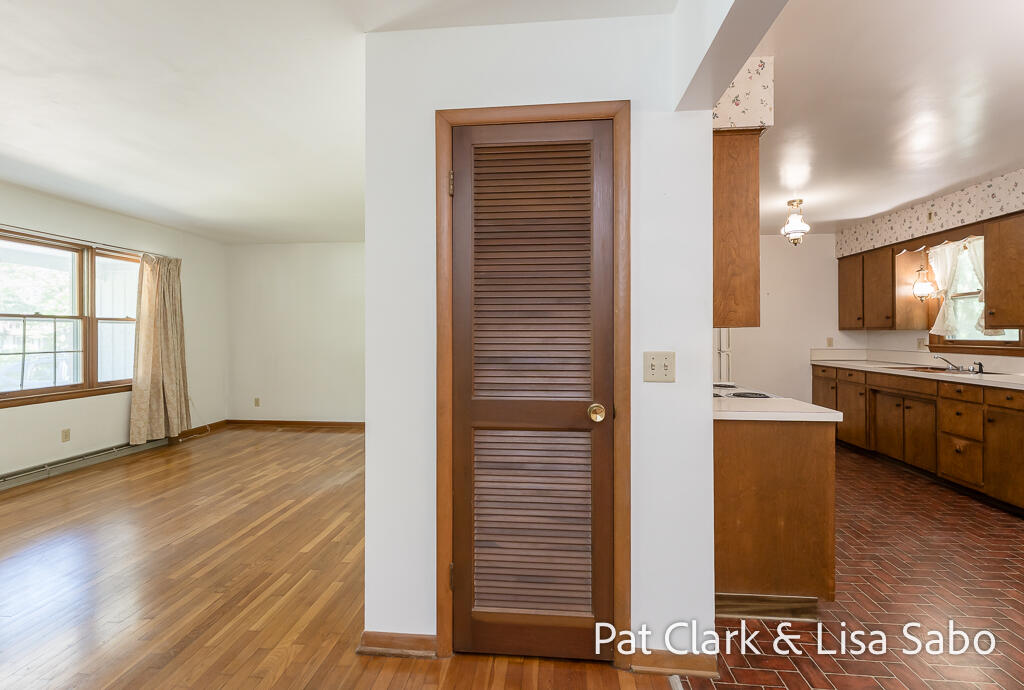 18412 168th Avenue Spring Lake, MI 49456 - Photo 6 of 39 18412 168thAve-8LoRes