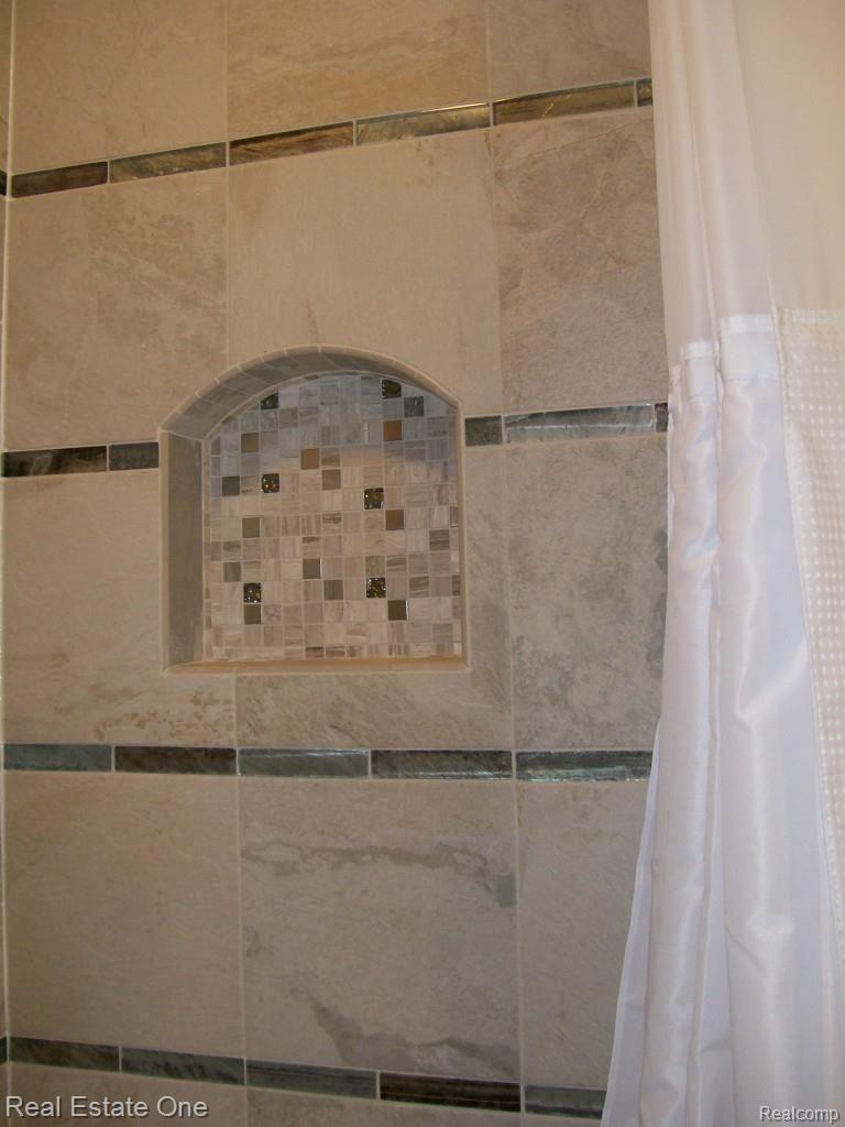 10509 Culver Road Brighton, MI 48114 - Photo 30 of 41 100_0311.jpg
