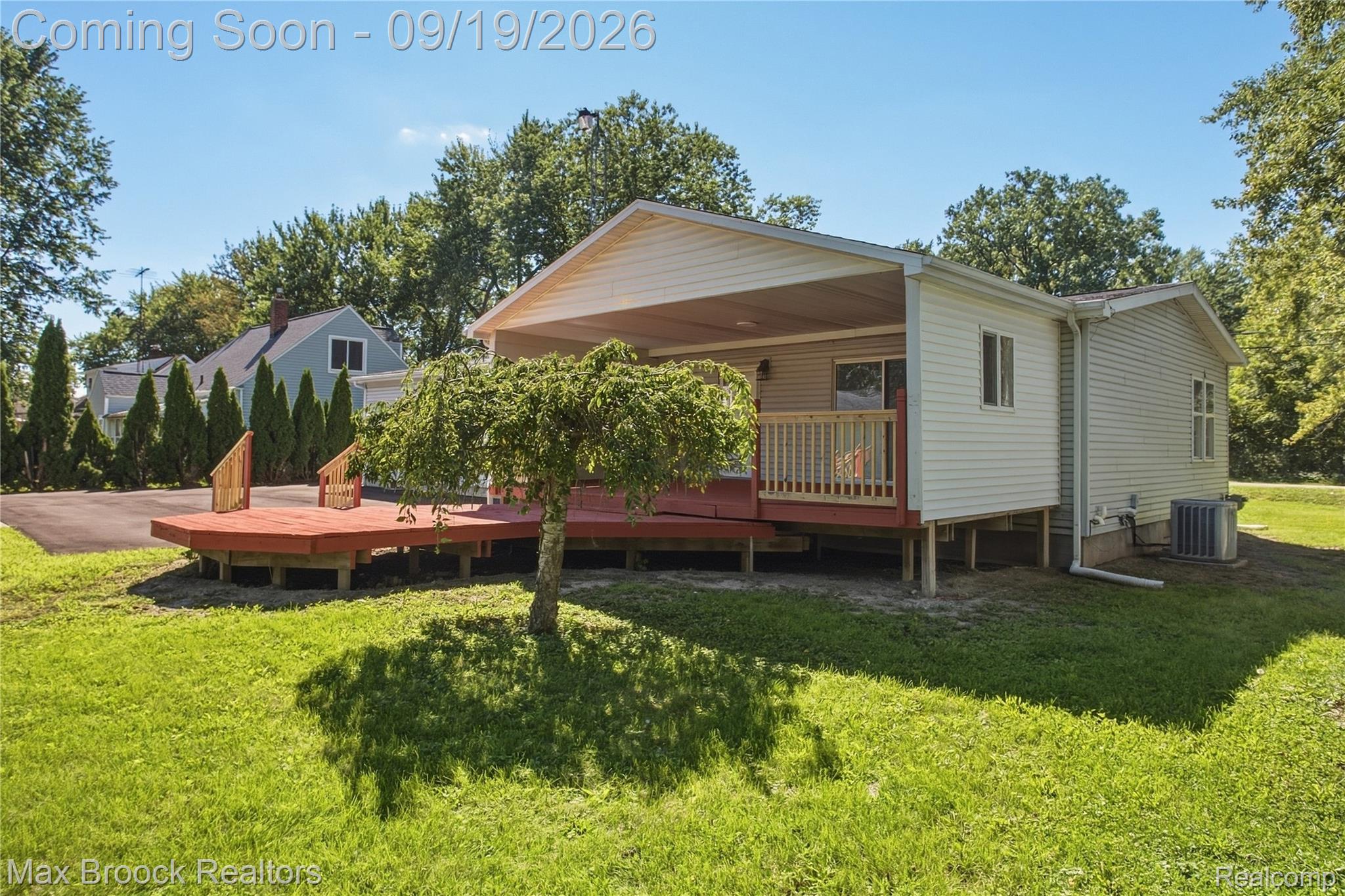 2267 Howe Road Burton, MI 48519 - Photo 46 of 68 IMG_2845.JPG