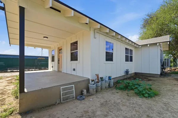 $359,999 | 613 Beard Avenue, Modesto, CA 95354
