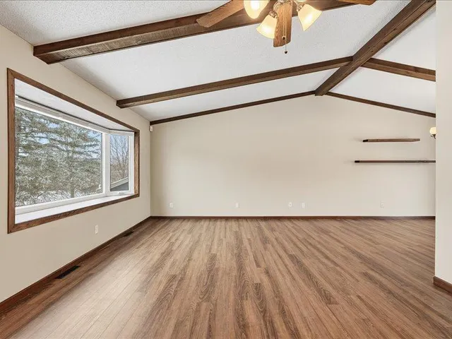 $384,900 | 4540 Greenhaven Drive, Vadnais Heights, MN 55127