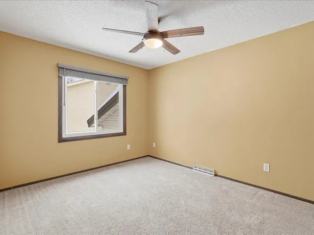 $384,900 | 4540 Greenhaven Drive, Vadnais Heights, MN 55127