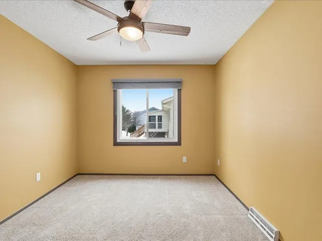 $384,900 | 4540 Greenhaven Drive, Vadnais Heights, MN 55127