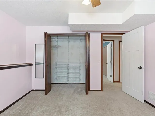 $384,900 | 4540 Greenhaven Drive, Vadnais Heights, MN 55127