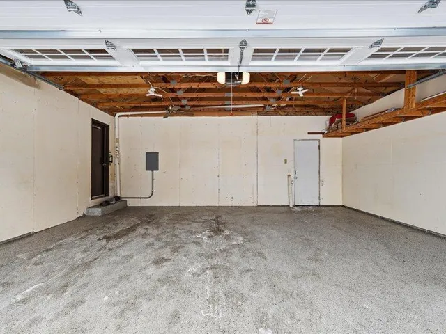 $384,900 | 4540 Greenhaven Drive, Vadnais Heights, MN 55127