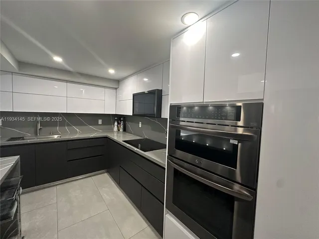 $2,700 | 600 Parkview Drive, Unit 602, Hallandale Beach, FL 33009