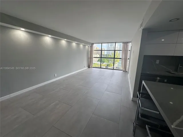 $2,700 | 600 Parkview Drive, Unit 602, Hallandale Beach, FL 33009