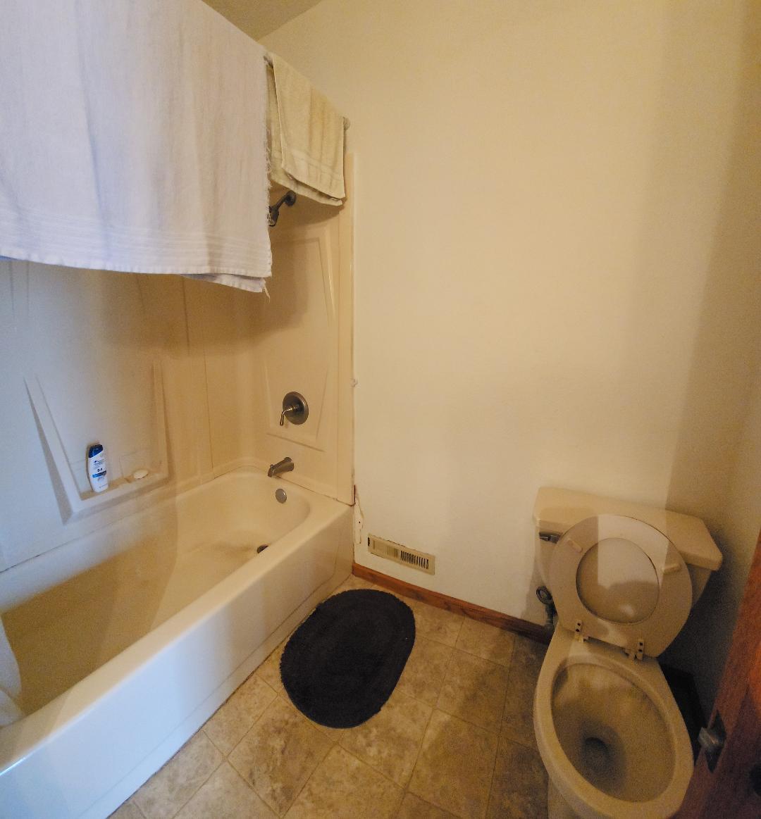 1306 Crestview Road Albert Lea, MN 56007 - Photo 11 of 28