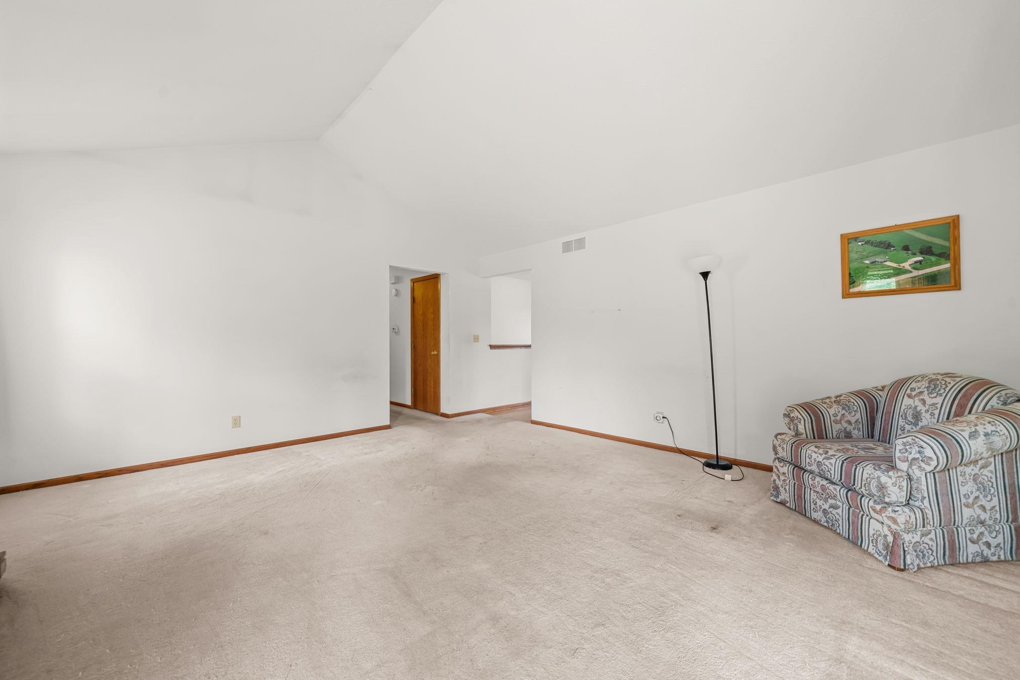 8974 North Pecatonica Road Pecatonica, IL 61063 - Photo 14 of 34