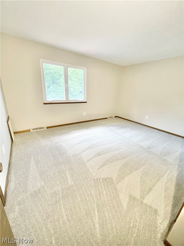 2480 Rockefeller Road Wickliffe, OH 44092 - Photo 10 of 27 Primary Bedroom 15x11