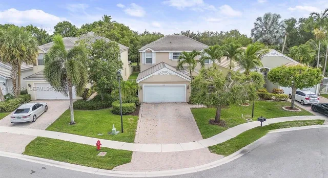 $3,950 | 168 Canterbury Place, Royal Palm Beach, FL 33414