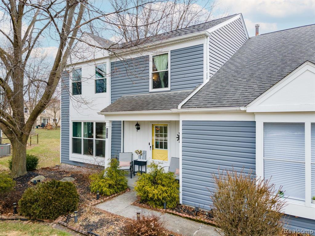 2011 Fairfield Drive Rochester Hills, MI 48306 - Photo 3 of 47
