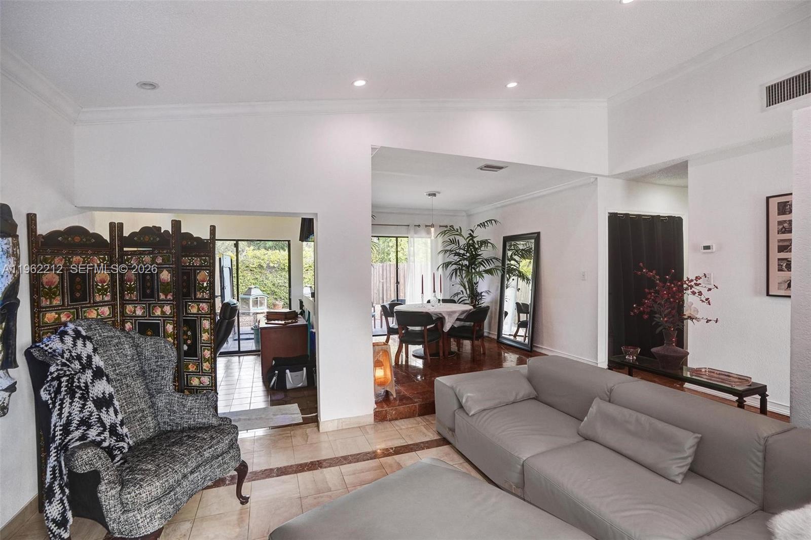 3515 Southwest 113th Court Miami, FL 33165 - Photo 12 of 39