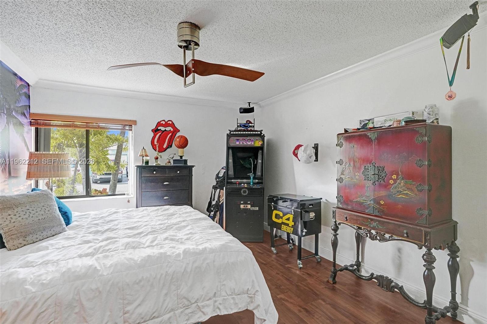 3515 Southwest 113th Court Miami, FL 33165 - Photo 16 of 39