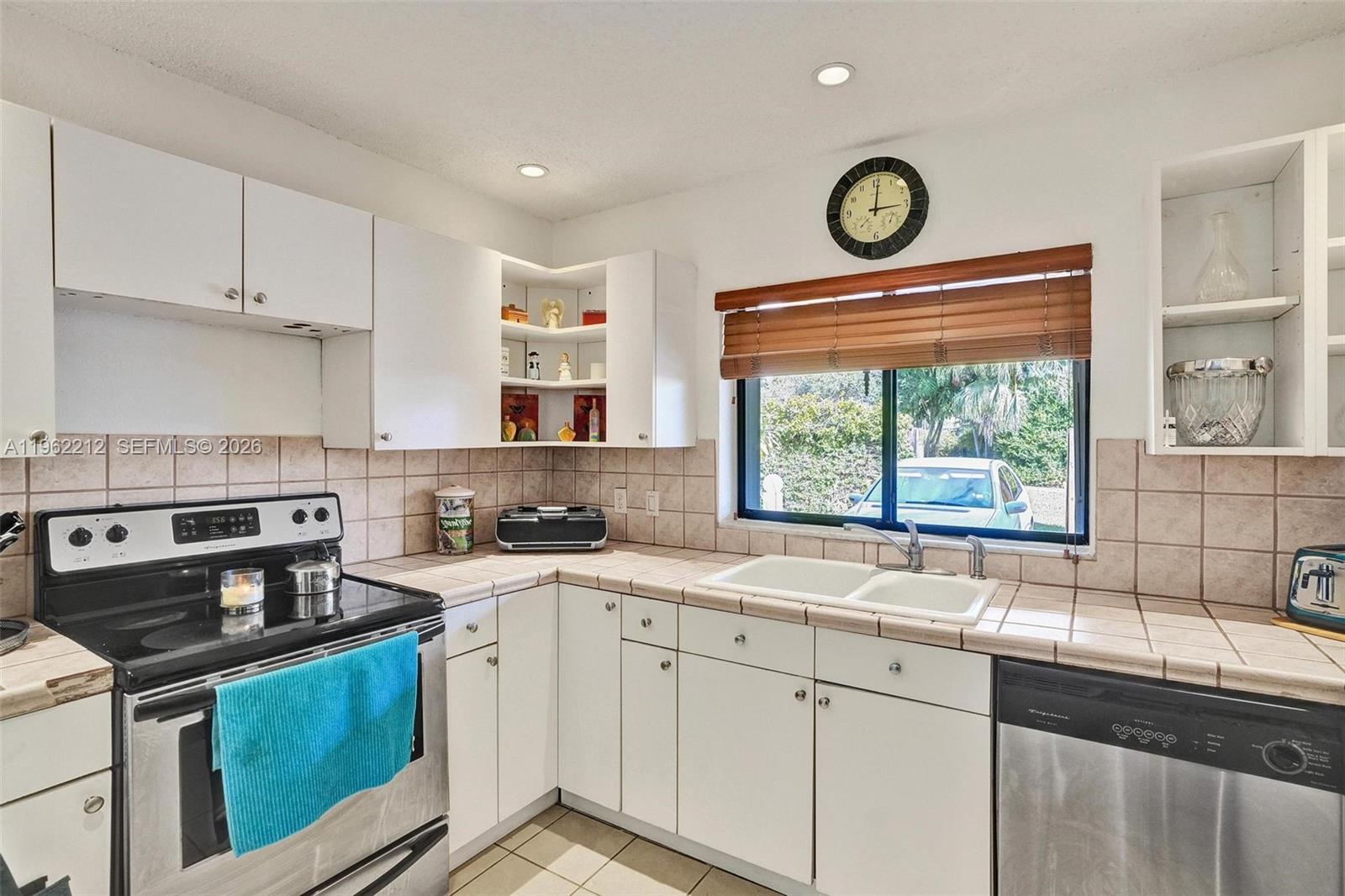 3515 Southwest 113th Court Miami, FL 33165 - Photo 30 of 39