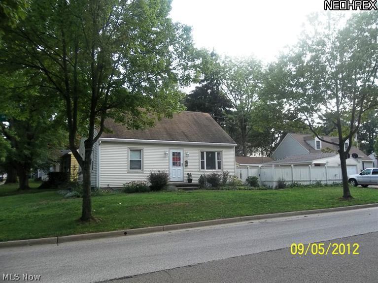 1484 Riverside Drive Akron, OH 44310 - Photo 1 of 20 Front of home with view of side fenced in yard