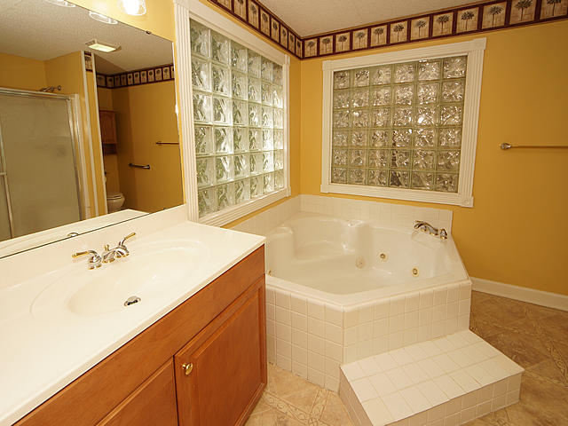 5915 Maple Street Hanahan, SC 29410 - Photo 17 of 40 Garden Tub