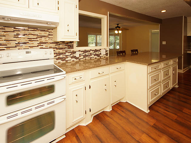 5915 Maple Street Hanahan, SC 29410 - Photo 7 of 40 Double Oven