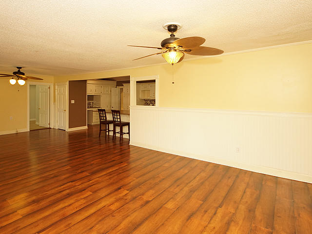 5915 Maple Street Hanahan, SC 29410 - Photo 9 of 40 Living/Dining Area