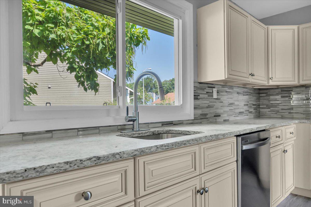 6 Primrose Drive Sicklerville, NJ 08081 - Photo 11 of 25