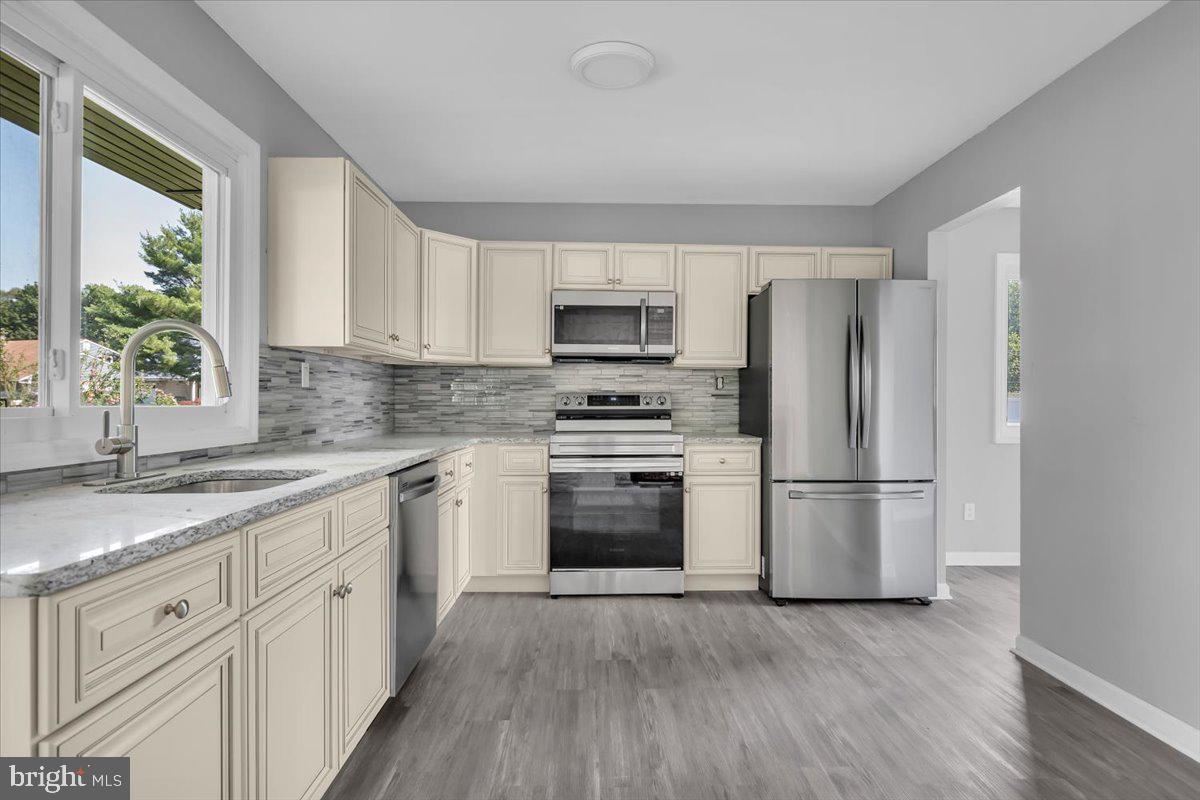 6 Primrose Drive Sicklerville, NJ 08081 - Photo 10 of 25