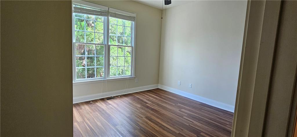 647 Maple Grove Way Marietta, GA 30066 - Photo 14 of 37