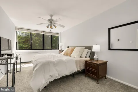 $305,000 | 4390 Lorcom Lane, Unit 510, Arlington, VA 22207