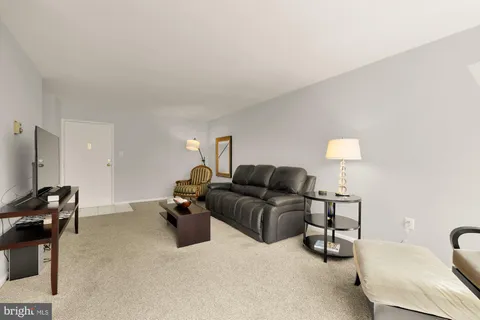 $305,000 | 4390 Lorcom Lane, Unit 510, Arlington, VA 22207