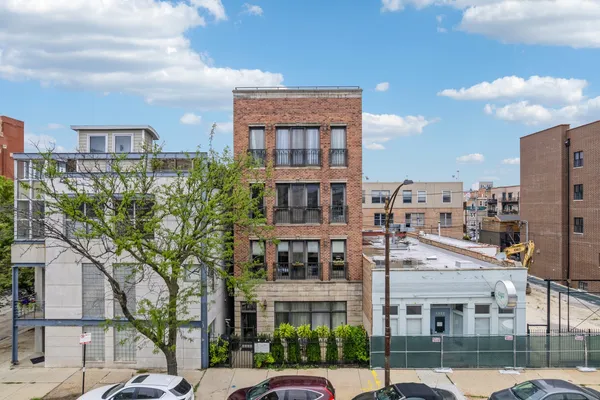 $610,000 | 1336 West Grand Avenue, Unit 4, Chicago, IL 60642