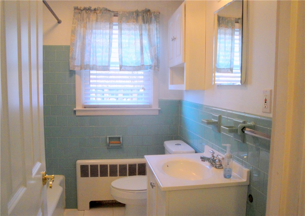 18 Rutherford Court Warwick, RI 02886 - Photo 19 of 36 Gallery Image 19