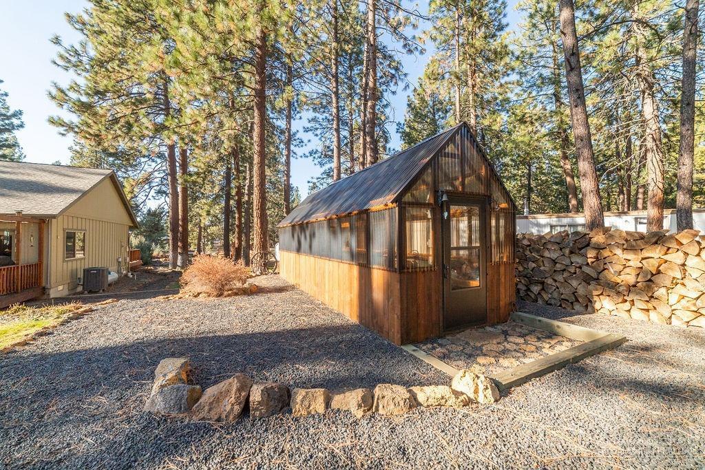 60180 Turquoise Road Bend, OR 97702 - Photo 3 of 25 Additional Photo