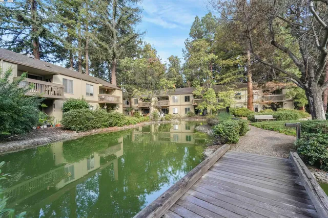 $699,888 | 505 Cypress Point Drive, Unit 140, Mountain View, CA 94043