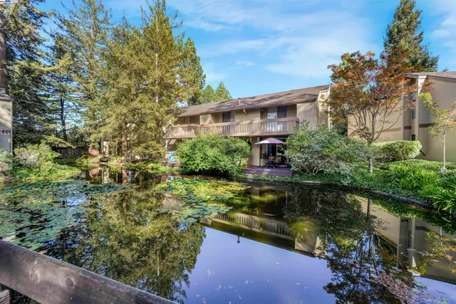 $699,888 | 505 Cypress Point Drive, Unit 140, Mountain View, CA 94043