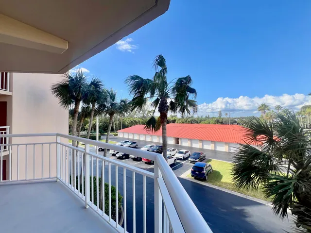 $2,850 | 3870 North Hwy A1A, Unit 301, Hutchinson Island, FL 34949