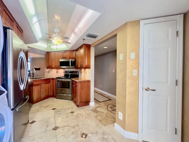 $2,850 | 3870 North Hwy A1A, Unit 301, Hutchinson Island, FL 34949