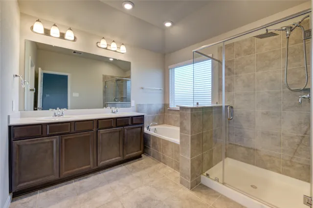 $2,250 | 1207 Cascade Hls Drive, Rosharon, TX 77583