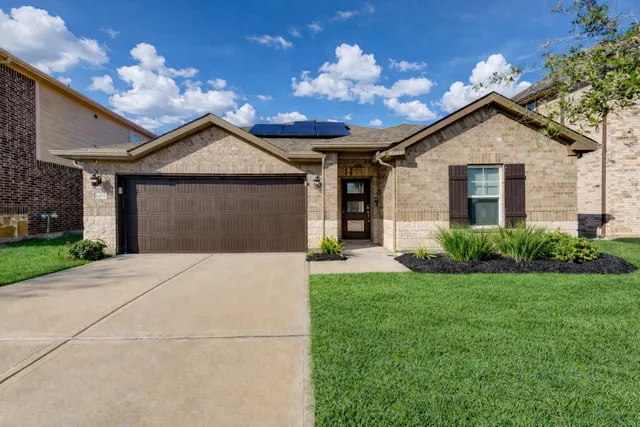 $2,250 | 1207 Cascade Hls Drive, Rosharon, TX 77583