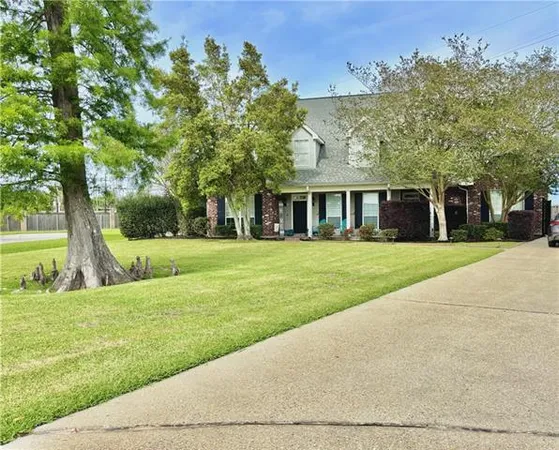 $589,000 | 3315 Bridgewater Drive, Harvey, LA 70058