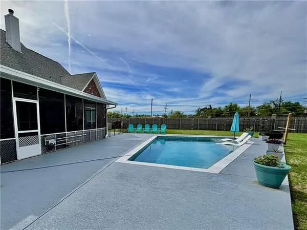 $589,000 | 3315 Bridgewater Drive, Harvey, LA 70058