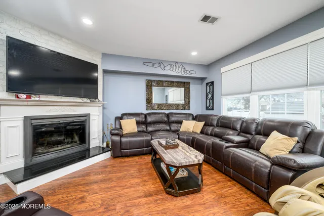 $759,900 | 4 Cambridge Drive, Howell, NJ 07731