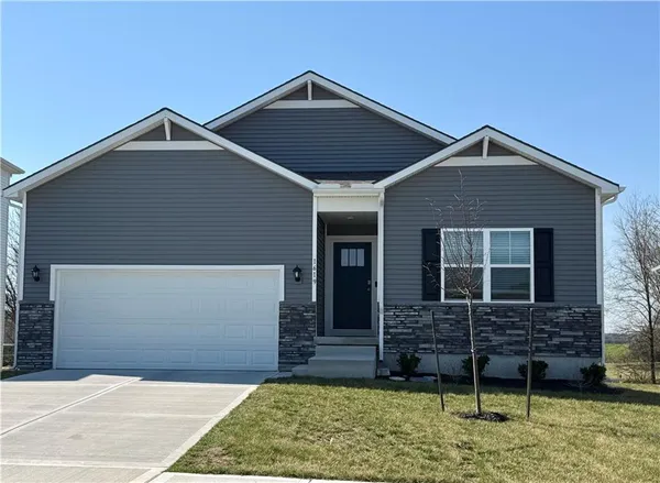 $424,990 | 713 Fallen Leaf Drive, Belton, MO 64012