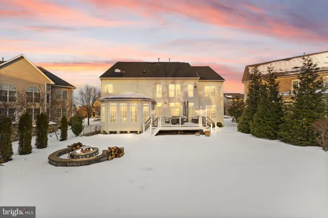 a view of a large white building