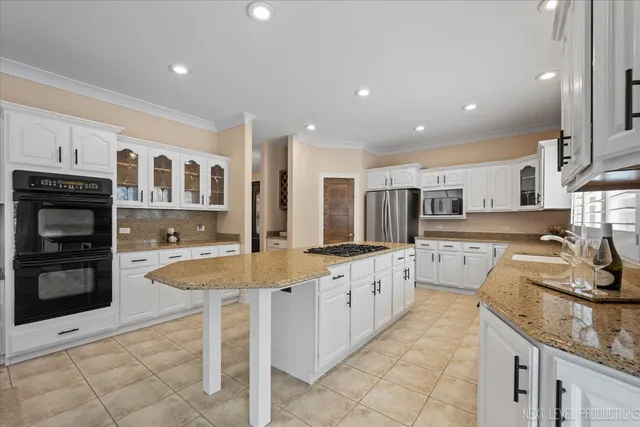 $825,000 | 970 Waterside Court, Aurora, IL 60502