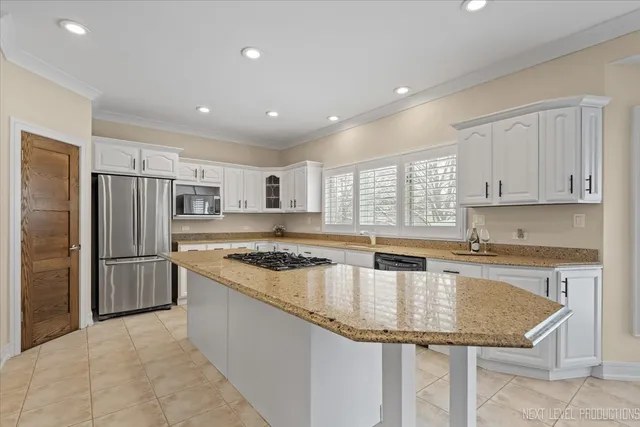 $825,000 | 970 Waterside Court, Aurora, IL 60502