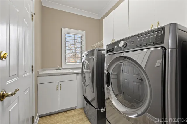 a view of walk in closet