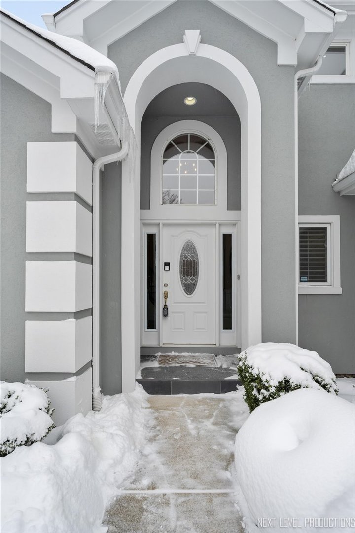 970 Waterside Court Aurora, IL 60502 - Photo 3 of 42