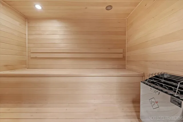 $825,000 | 970 Waterside Court, Aurora, IL 60502