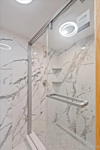 $799,900 | 970 Waterside Court, Aurora, IL 60502