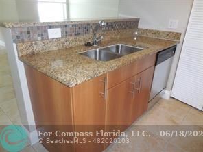 1020 Crystal Way, Unit D Delray Beach, FL 33444 - Photo 11 of 24